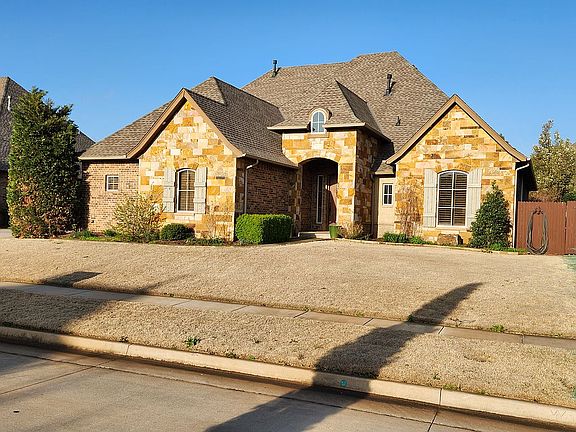 2nd image of 2225 Waterford Ln