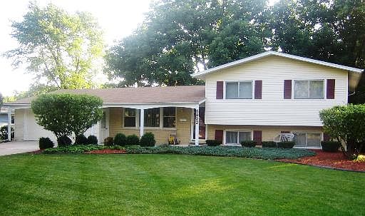 1st image of 5822 E Clover Dr