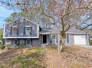 566 Aberdeen Dr, Stone Mountain, GA 30083
