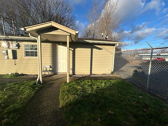 2nd image of 6067 Portal Way APT 1