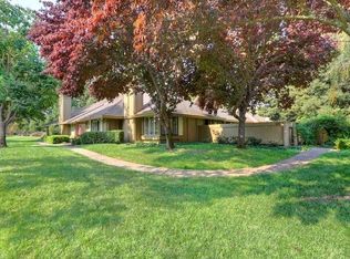 11453 Coloma Rd, Gold River, CA 95670