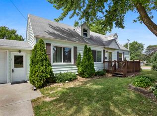 829 E Riverside Blvd, Loves Park, IL 61111