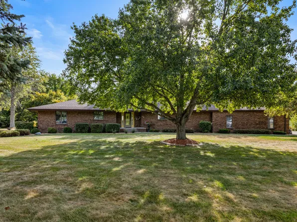 44 Glenbrook Ct, Fisher, IL 61843