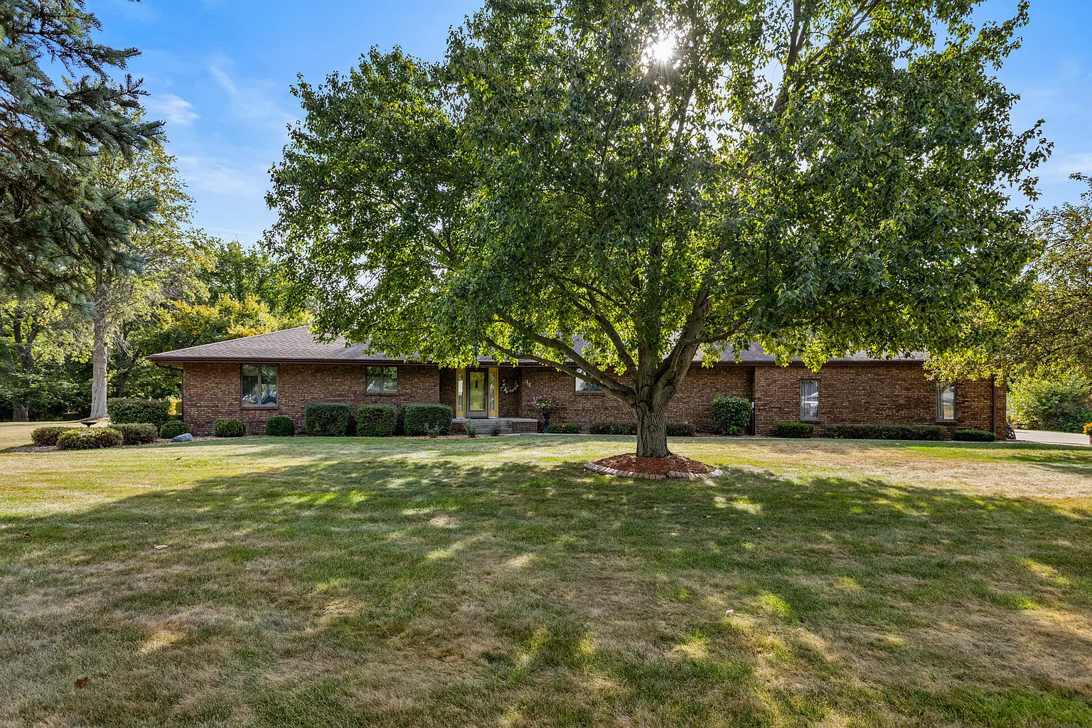 44 Glenbrook Ct photo 1