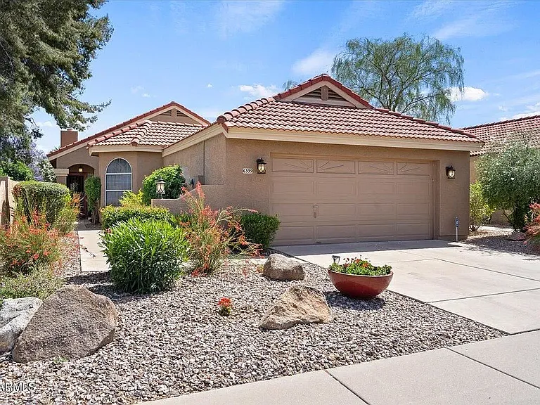 6339 E Claire Dr — Photo 37