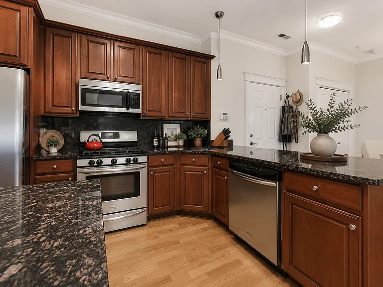 1453 W Irving Park Rd #304 — Photo 7