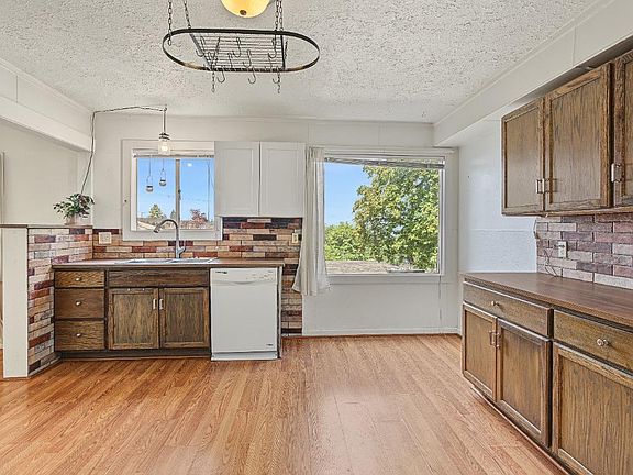 5th image of 3825 SW View Point Ter #A