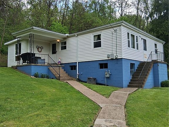 2nd image of 68490 Elm St