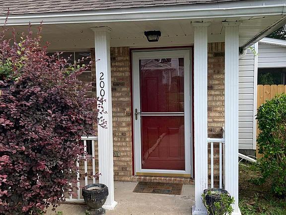 2nd image of 2004 Cambridge Cir
