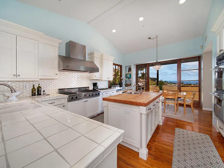 1131 Emerald Bay — Photo 11