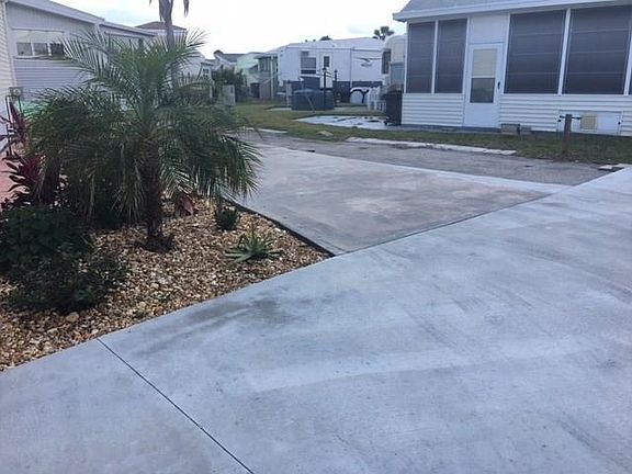 4th image of 1016 Nettles Blvd