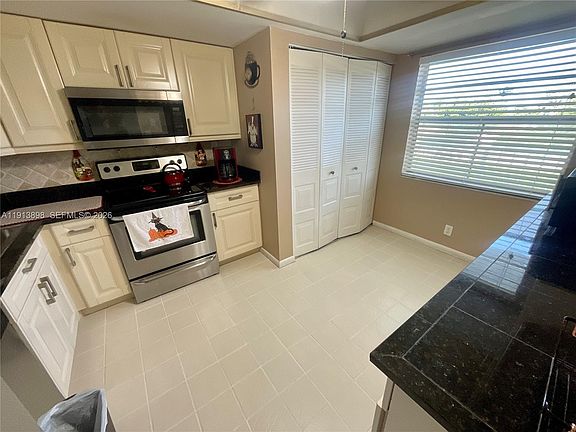 5th image of 7690 NW 18th St APT 303