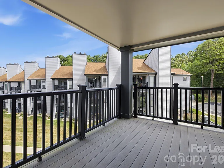 18841 Vineyard Point Ln — Photo 20