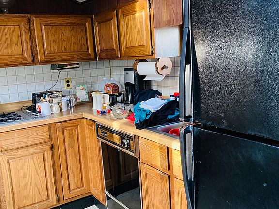 4th image of 13 Elm Street