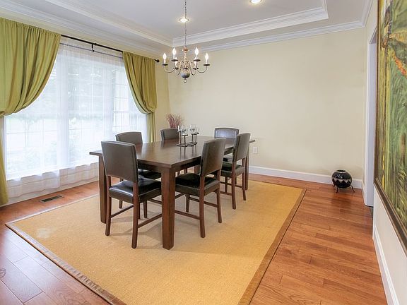 5th image of 26 Anderson Hill Rd