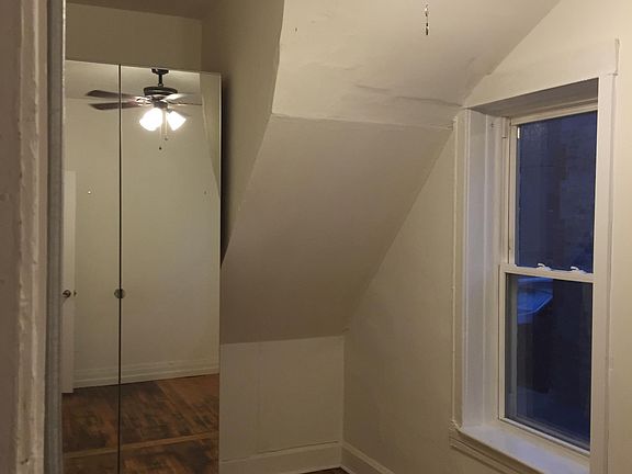 4th image of 2146 W Dickens Ave #1F