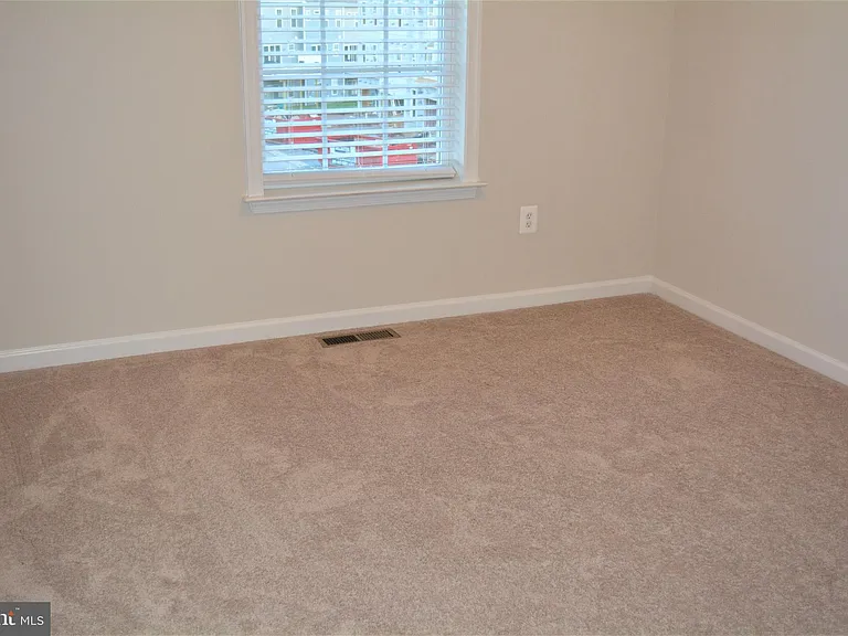 6050 Krantz Dr — Photo 18