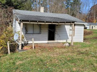 135 Penn St, Mc Clellandtown, PA