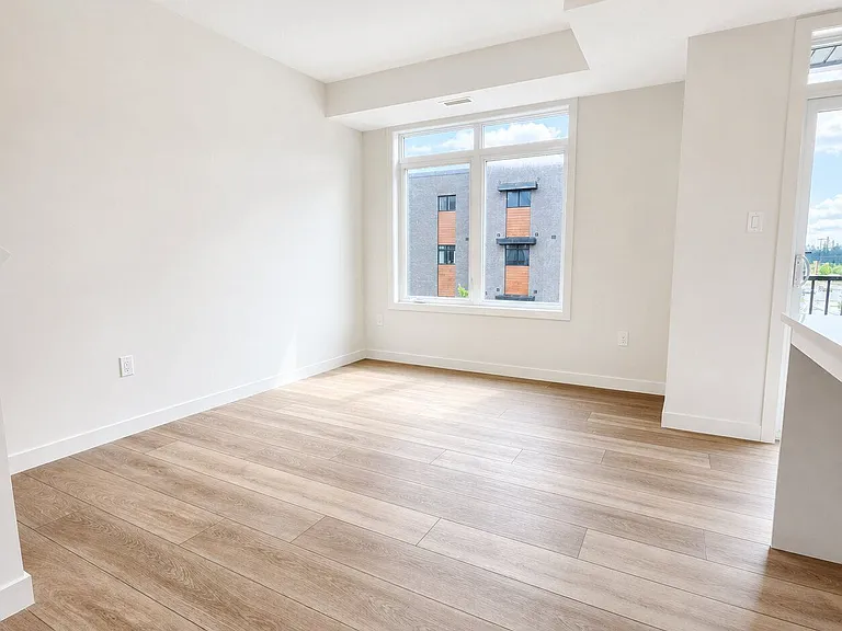 824 Woolwich St #110 — Photo 12