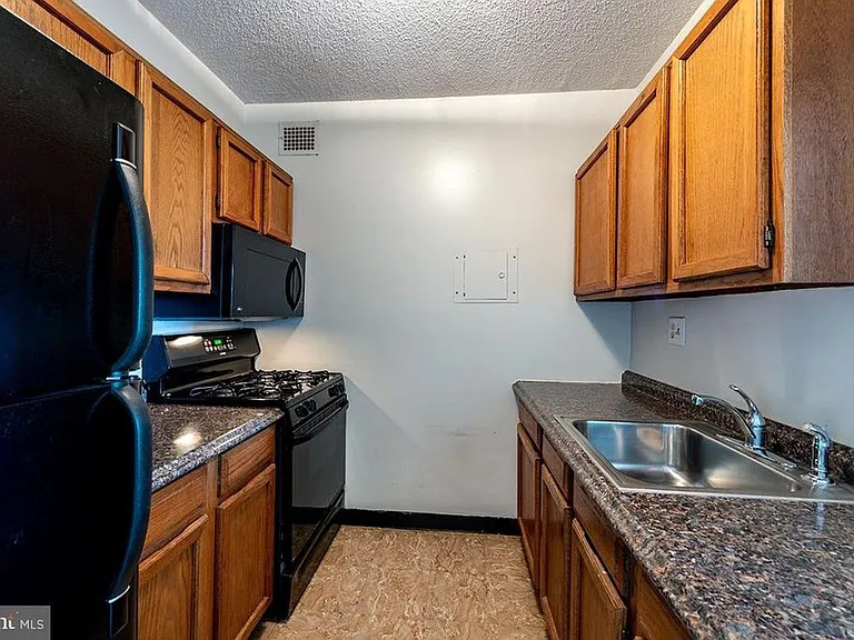 4141 N Henderson Rd #315 — Photo 11
