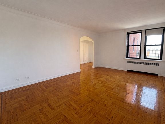 3rd image of 4755 39th Pl APT 6H