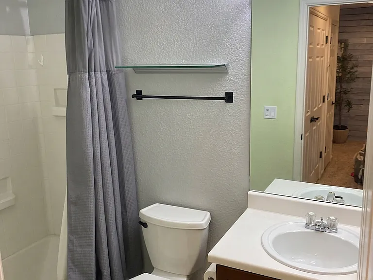 430 Montgomery Dr — Photo 17