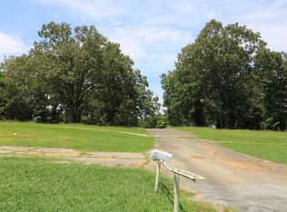134 County Rd, Athens, TN 37303