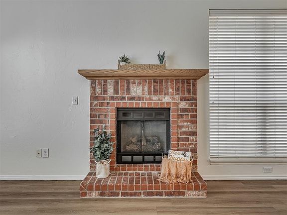 5th image of 325 Crossland Ct