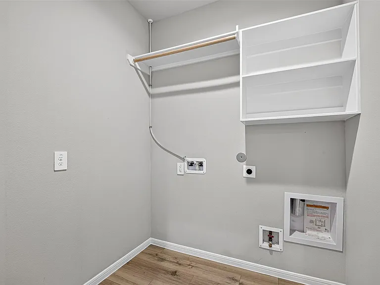 9254 Sea Garden St — Photo 15