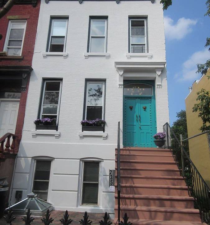 1st image of 235 Vernon Ave APT 3