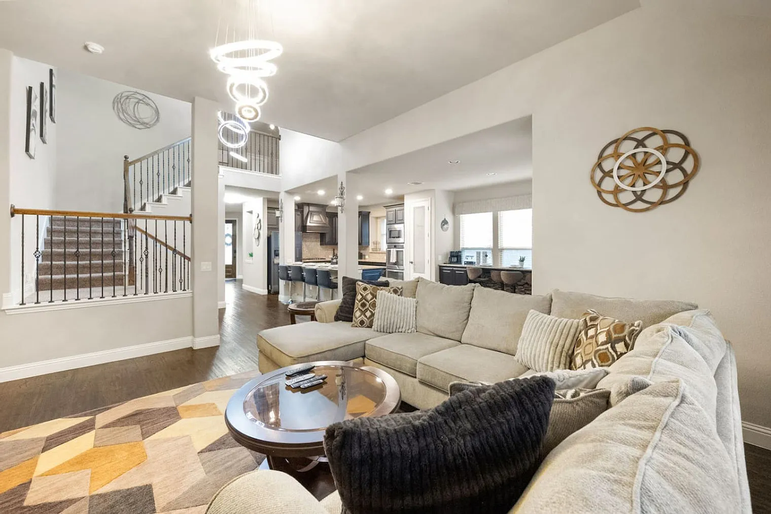 5 bed, 4.0 bath, $6,713 — Photo 3