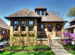 4645 N Larkin St, Whitefish Bay, WI 53211