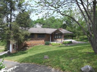6 Lambeth Ct, Johnson City, TN 37601