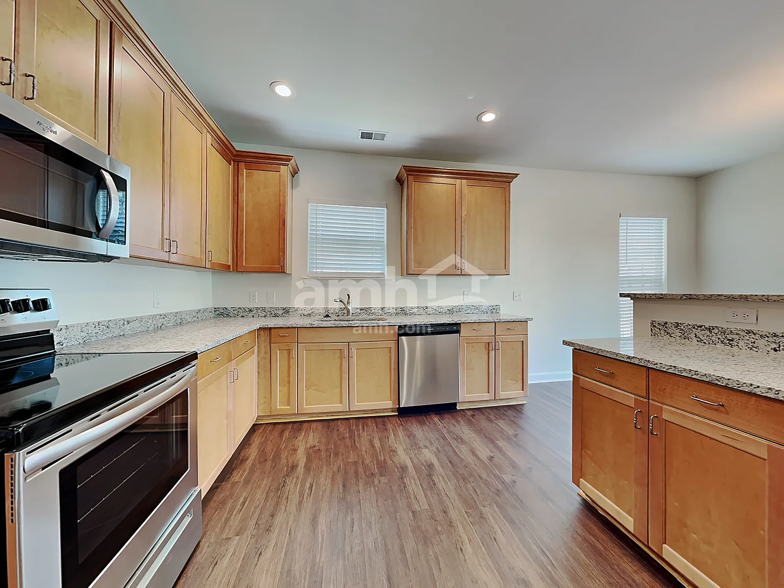 3 bed, 2.5 bath, 2384 sqft, $2,550 — Photo 4