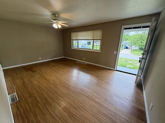 5th image of 10239 Green Valley Dr