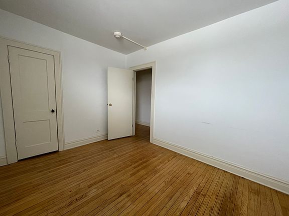 5th image of 28W579 Stafford Rd #1
