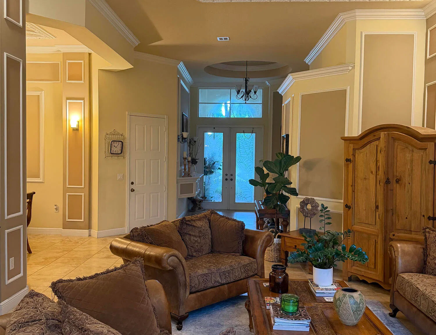 4 bed, 4.0 bath, 2805 sqft, $8,000 — Photo 2