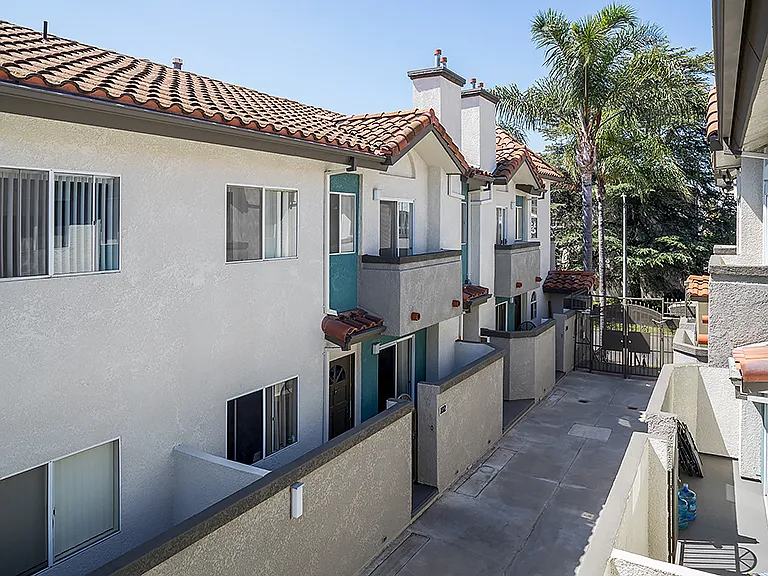 1216 S Corning St — Photo 17