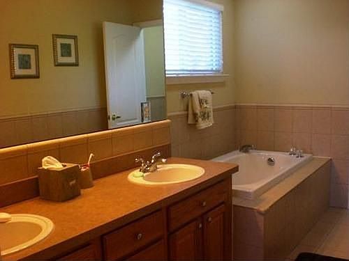 1st image of 3601 Thornwood Dr