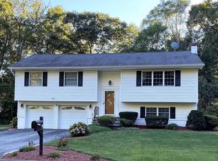 23 Nicole Dr, Wappingers Falls, NY 12590