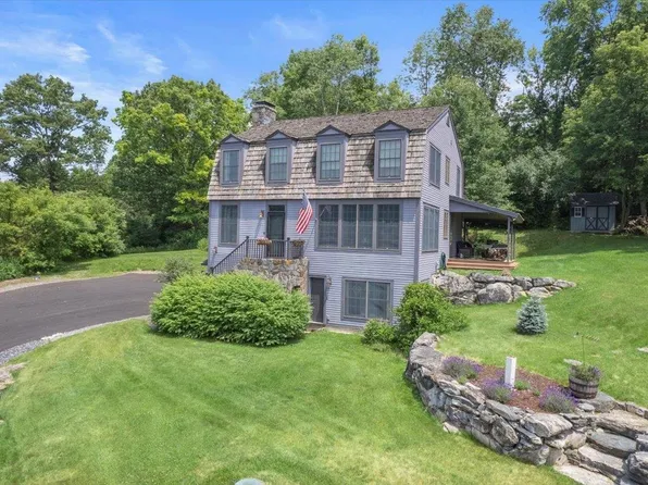24 Ridge View Place, Pownal, VT 05261