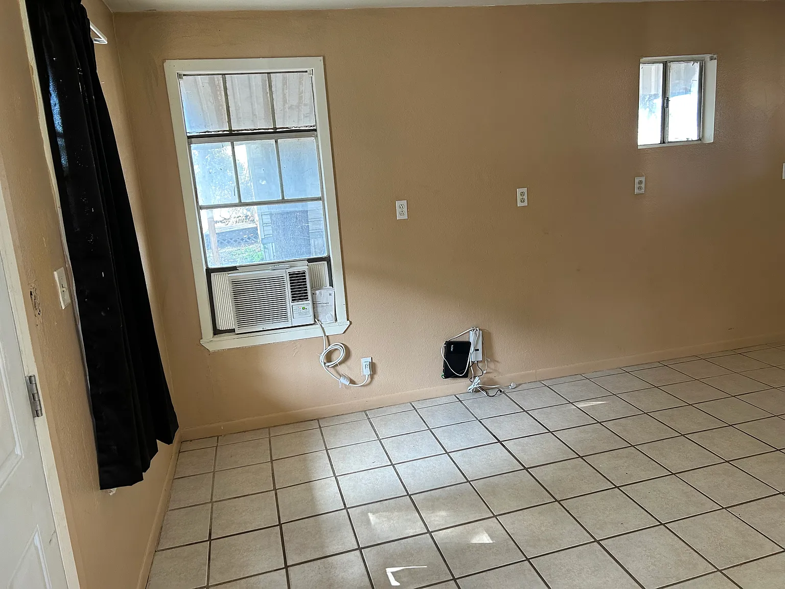 Studio, 400 sqft, $650 — Photo 4