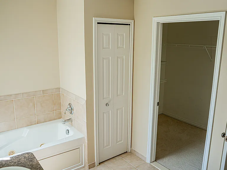 1868 Maple Park Dr W — Photo 12