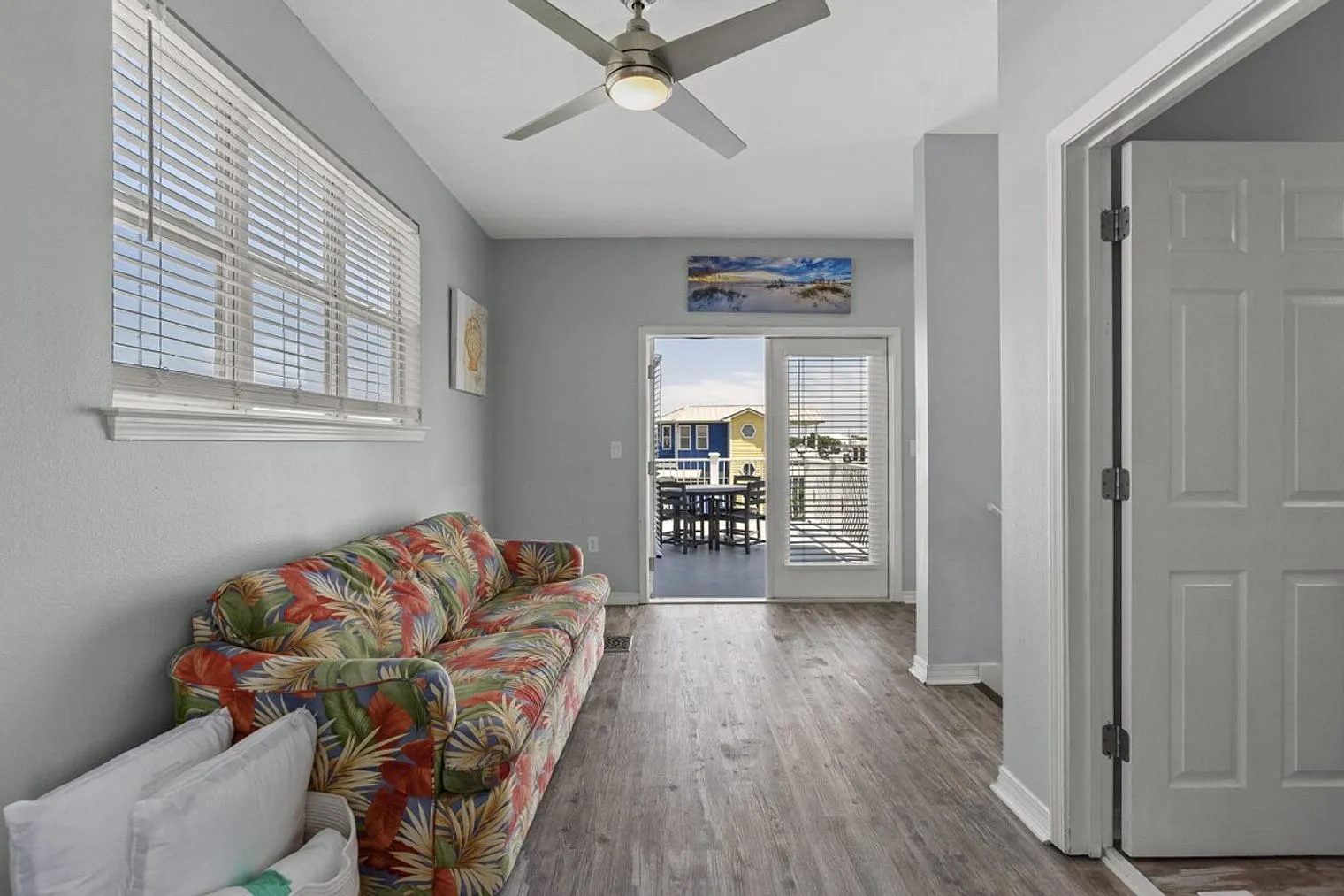 6 bed, 5.0 bath, 2798 sqft, $7,424 — Photo 1