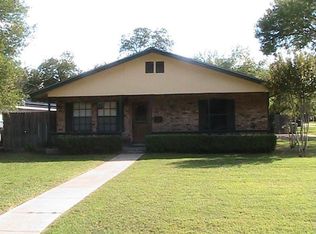 215 W Pecos St, Uvalde, TX 78801
