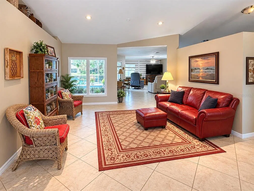 3 bed, 2.0 bath, 1931 sqft, $3,225 — Photo 3
