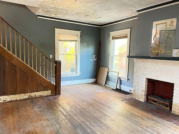 5th image of 948 Benjamin Ave SE