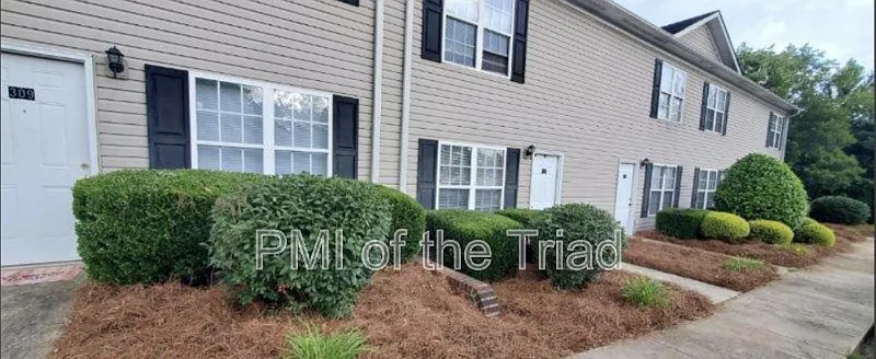 2 bed, 1.5 bath, 850 sqft, $1,100 — Photo 1