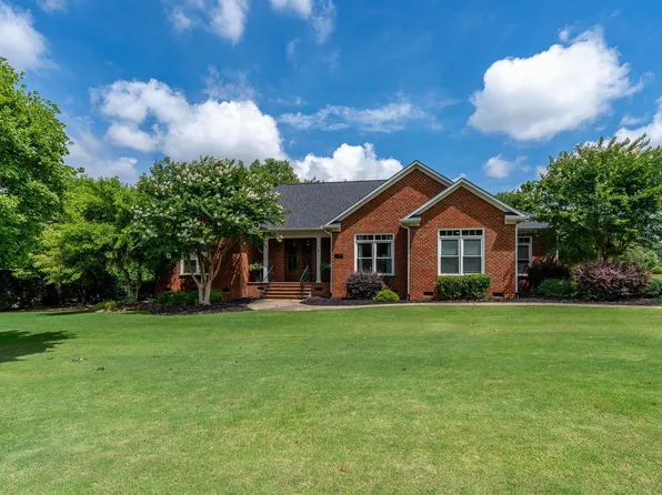 374 Crepe Myrtle Dr, Greer, SC 29651