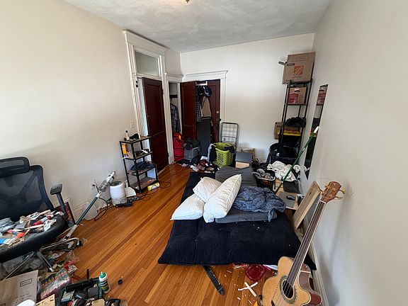 2nd image of 31 Saint Lukes Rd APT 16